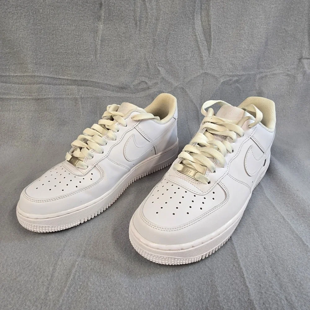 Nike Air Force 1 07 Low Triple White Mens Size 10 Sneakers